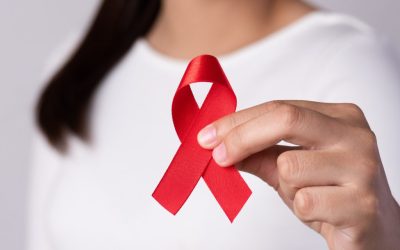Dezembro vermelho: entenda como o preconceito a pessoas soropositivas ainda é uma barreira na luta contra o HIV
